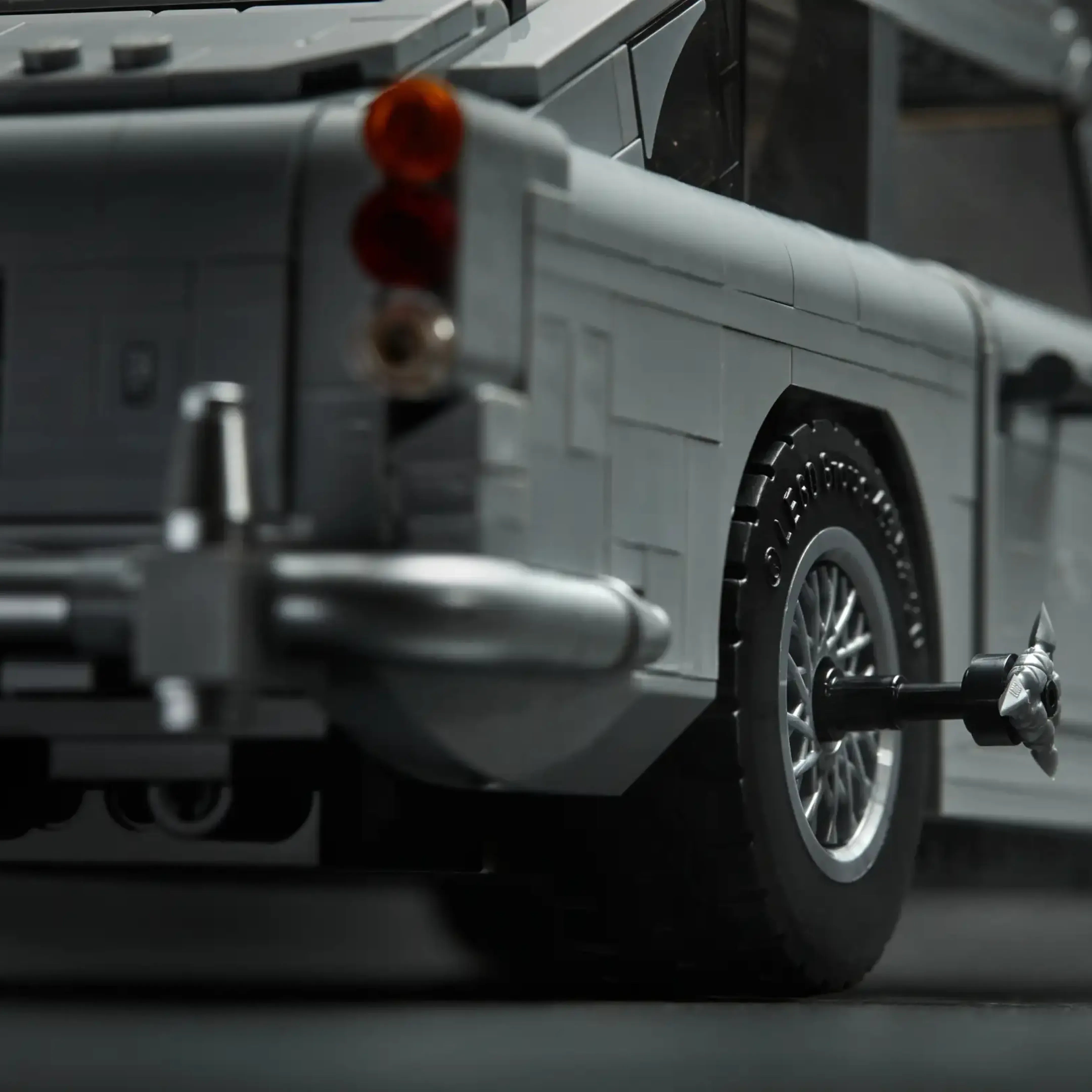 DB5 "007" (1295 pieces)