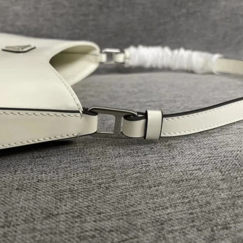 Prada – Cleo Schultertasche aus gebürstetem Leder