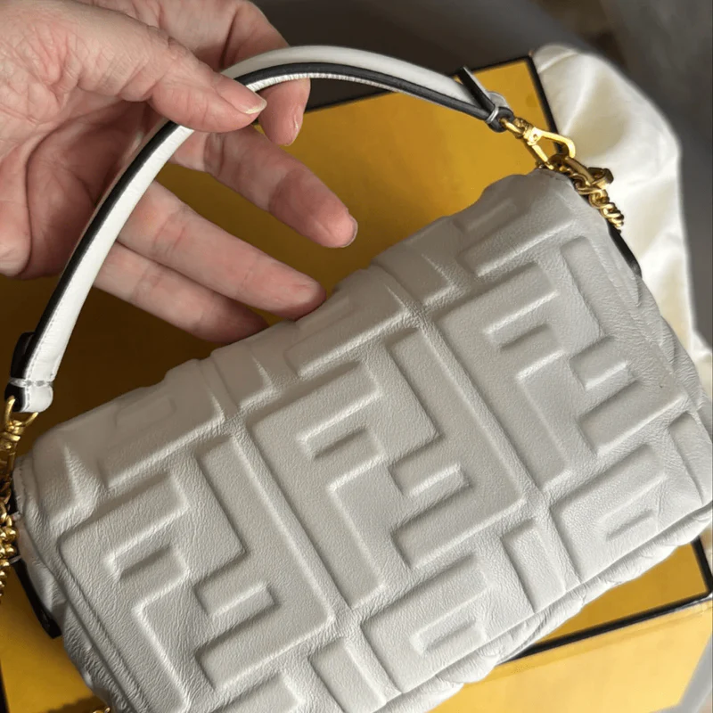 Fendi – Baguette