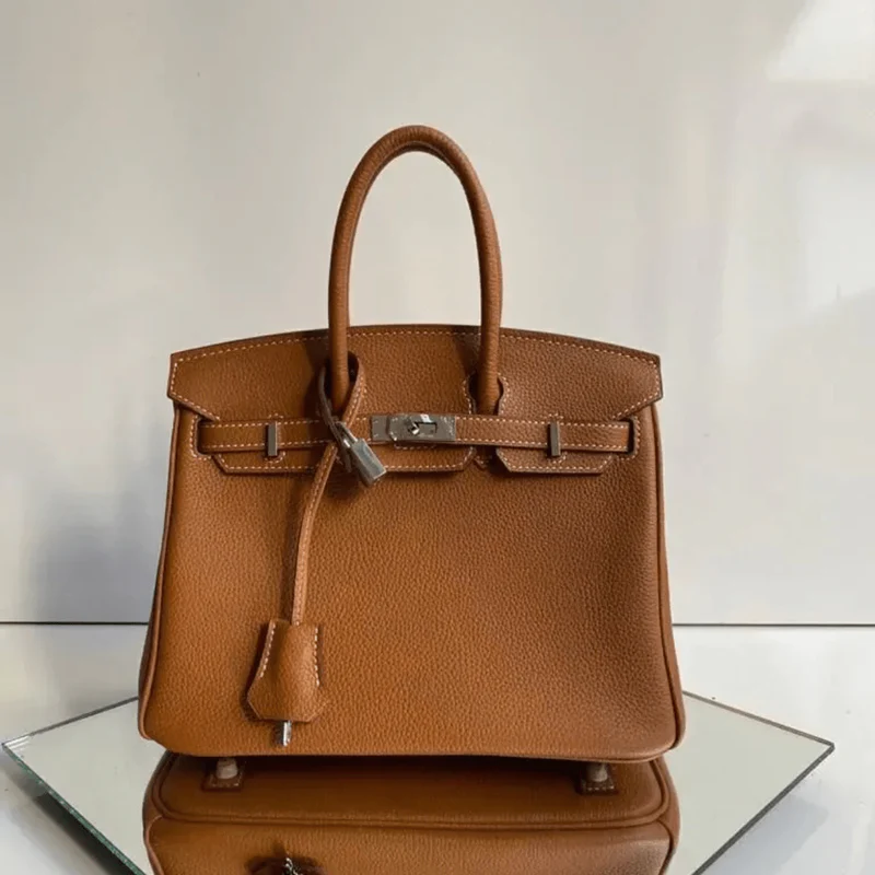 Hermès Birkin 25 HSS Craie/Gris Tourterelle in Togo-Leder mit gebürsteten goldfarbenen Beschlägen