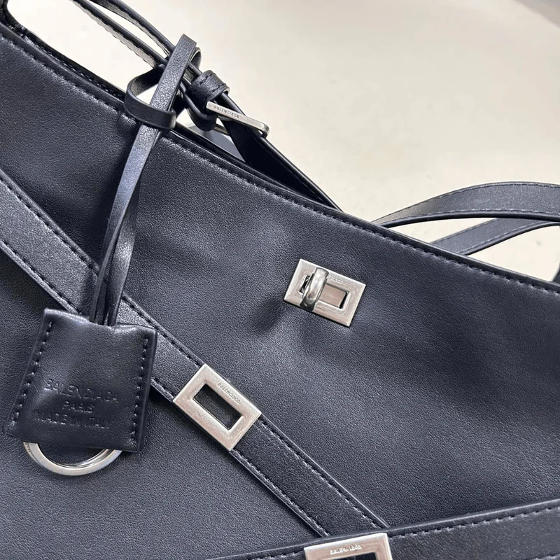 Bel Air Medium Schultertasche für Sie in Schwarz – Balenciaga