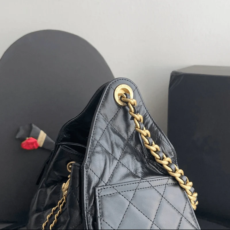 Chanel 25 Medium Tasche