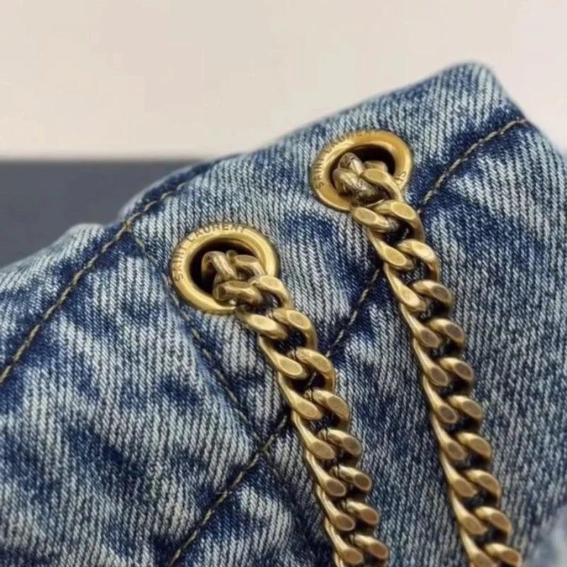 Saint Laurent Loulou Puffer Tasche  in Quilted Vintage Denim