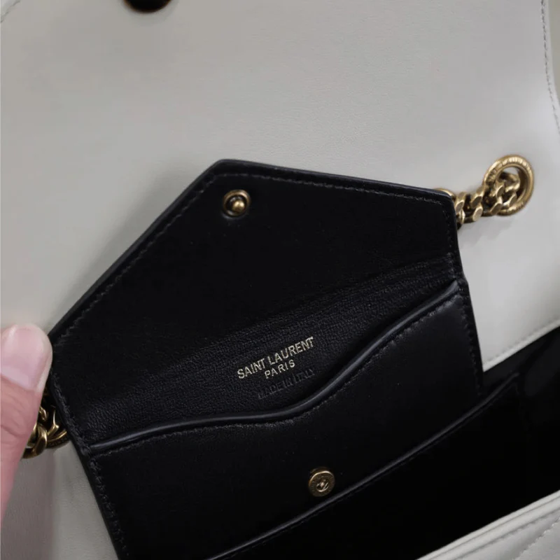 Saint Laurent – Loulou Small Matelassé Lammledertasche in Weiß